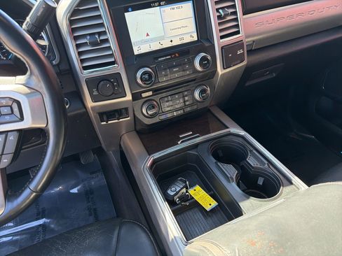 Used 2017 Ford F250 Platinum w/ Platinum Ultimate Package AWD/4WD image 28