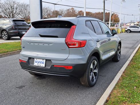 New 2026 Volvo XC40 B4 Core image 3