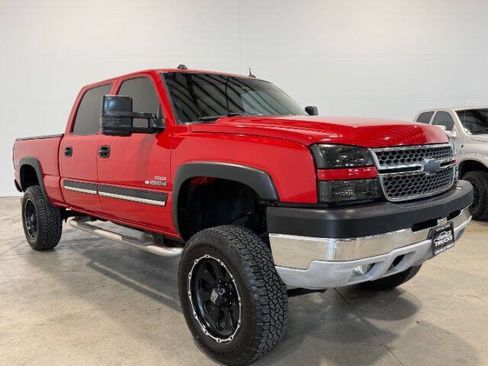Used 2005 Chevrolet Silverado 2500 LT w/ Heavy-Duty Power Package AWD/4WD image 5