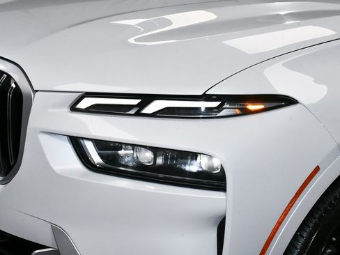 Used 2026 BMW X7 xDrive40i image 96