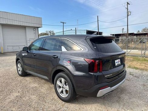 New 2026 Kia Sorento LX FWD image 7