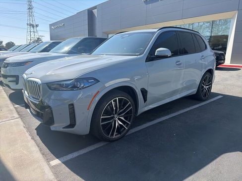 Used 2025 BMW X5 xDrive40i w/ M Sport Package AWD/4WD image 1