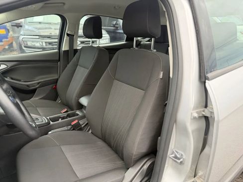 Used 2018 Ford Focus SE w/ Cold Weather Package FWD image 45