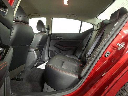 Used 2023 Nissan Altima 2.5 SR FWD image 13