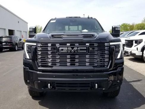 New 2026 GMC Sierra 3500 Denali Ultimate AWD/4WD image 2