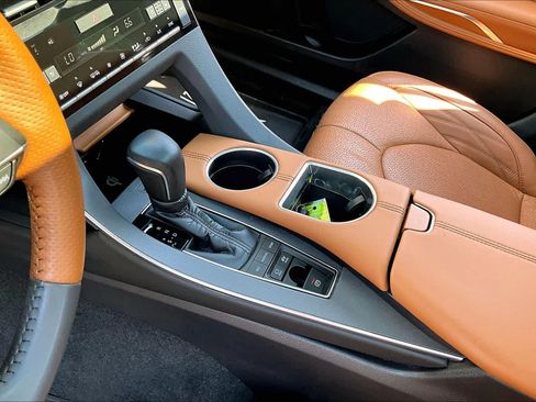 Used 2021 Toyota Avalon Limited FWD image 17