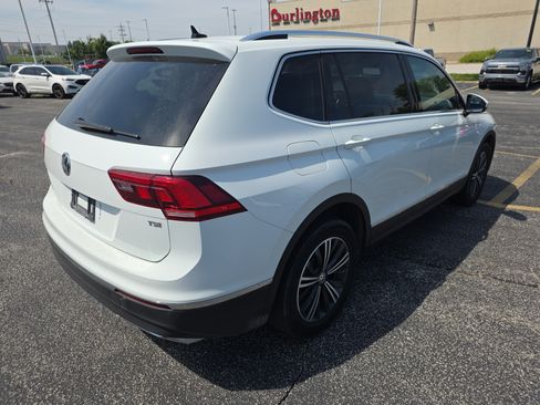 Used 2018 Volkswagen Tiguan SEL FWD image 4