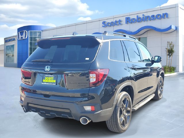 Certified 2025 Honda Passport Black Edition image 4