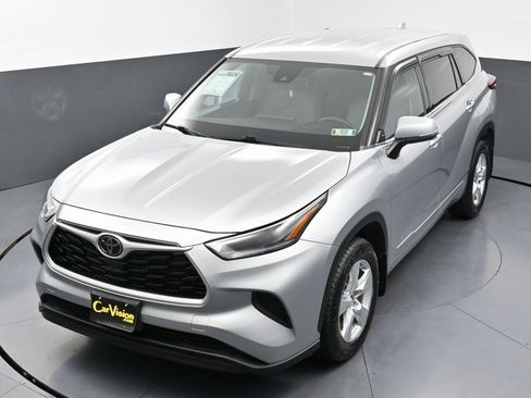 Used 2021 Toyota Highlander L image 47