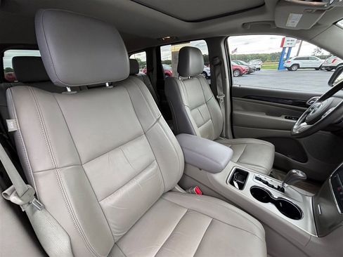 Used 2012 Jeep Grand Cherokee Laredo RWD image 26