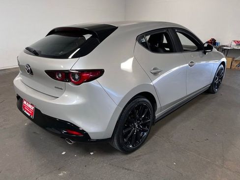 Used 2024 MAZDA MAZDA3 s FWD image 3