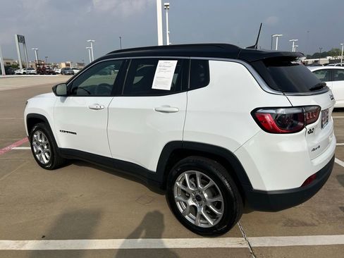 Used 2025 Jeep Compass Limited AWD/4WD image 8