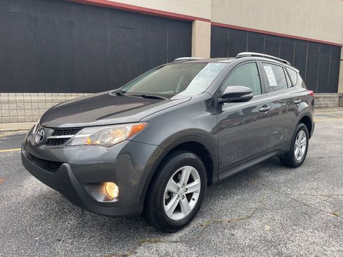 Used 2013 Toyota RAV4 XLE FWD image 1