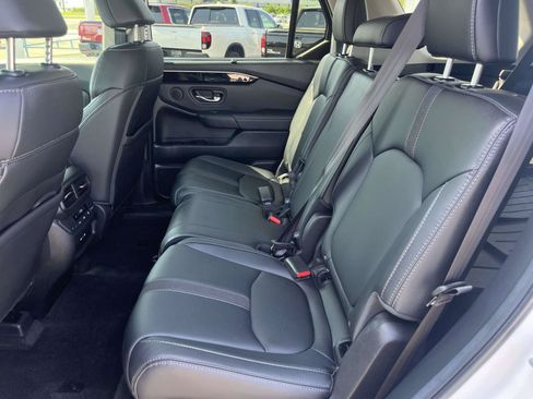 Certified 2025 Honda Pilot EX-L image 9