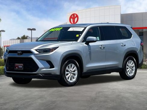 Certified 2025 Toyota Grand Highlander FWD image 10
