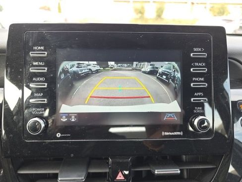 Used 2021 Toyota Camry SE w/ Cold Weather Package image 15