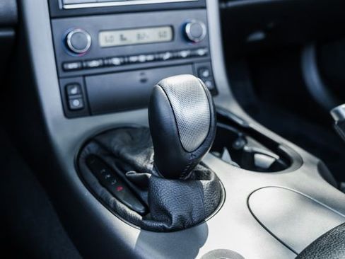 Used 2006 Chevrolet Corvette Convertible w/ Preferred Equipment Group image 12