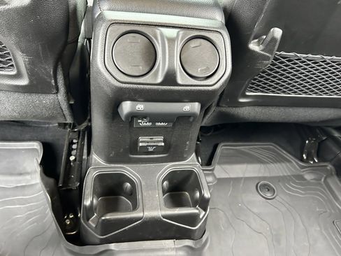 Used 2024 Jeep Wrangler Unlimited Rubicon w/ XTREMEE 35" Tire Package image 44