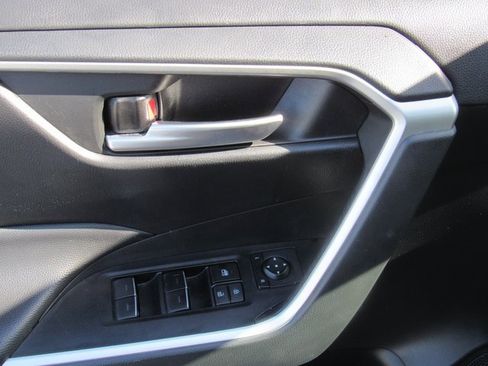 Used 2023 Toyota RAV4 XLE w/ Convenience Package image 15