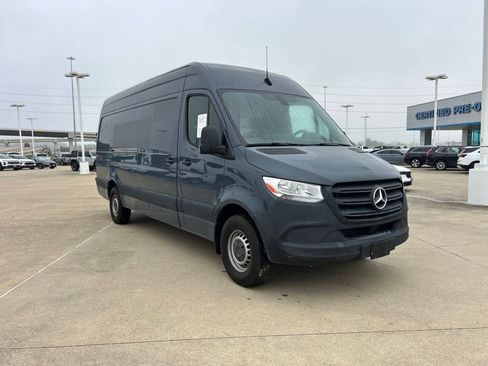 Used 2019 Mercedes-Benz Sprinter 170 image 3