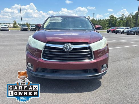 Used 2015 Toyota Highlander Limited w/ Driver Technology Package FWD image 2