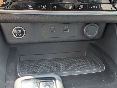 Used 2023 Nissan Rogue SV image 25