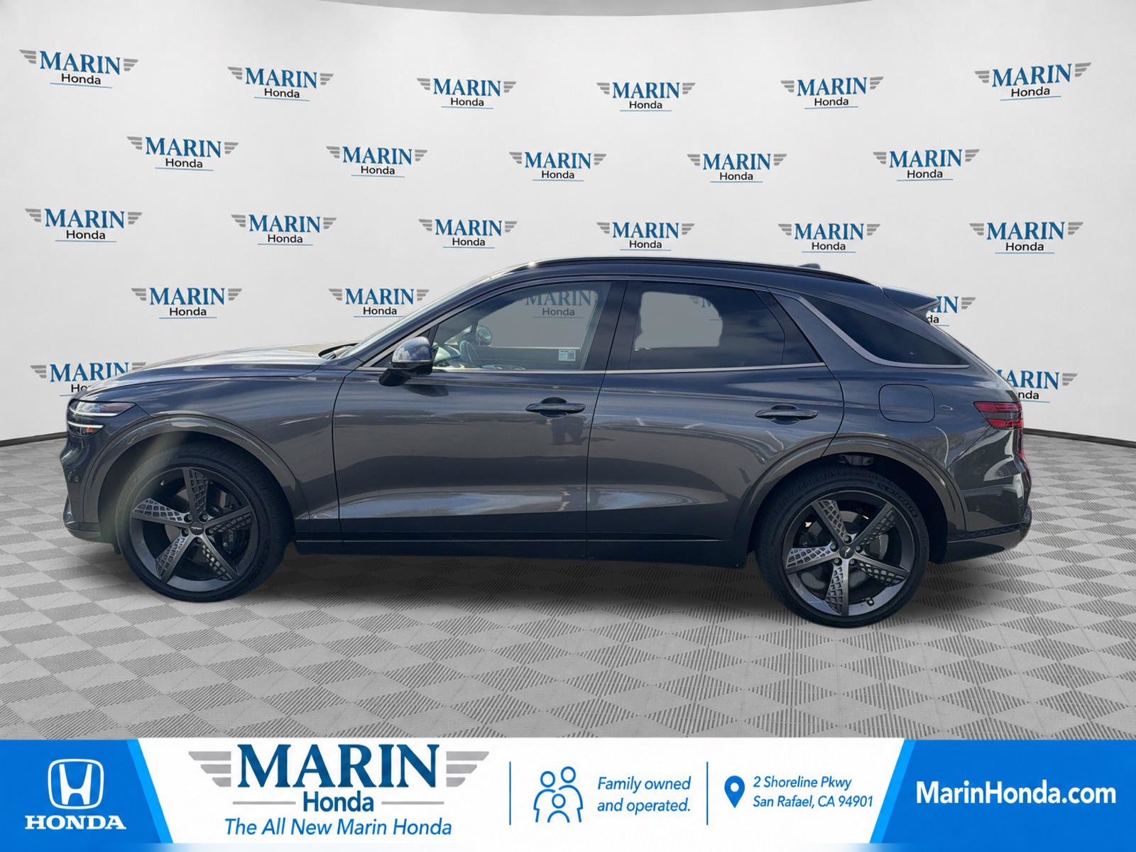 Used 2024 Genesis GV70 3.5T Sport w/ Sport Prestige Package AWD/4WD image 4