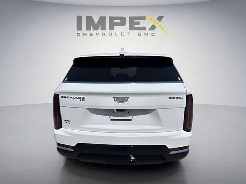 Used 2025 Cadillac Escalade IQ Luxury 2 w/ LPO, Premium Carpet Package AWD/4WD image 4