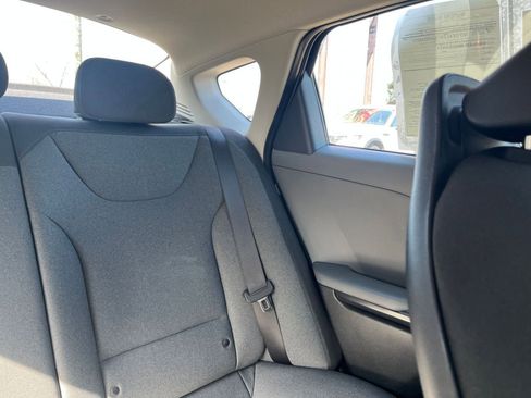 Used 2025 Kia K4 LXS image 36