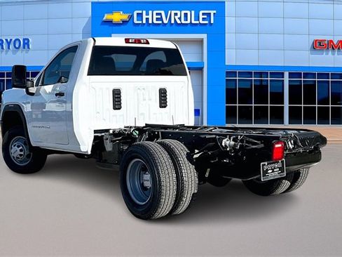 New 2026 GMC Sierra 3500 Pro w/ Convenience Package image 3