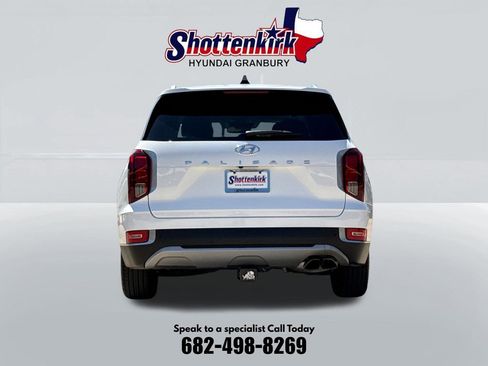 Used 2022 Hyundai Palisade SEL w/ Premium Package FWD image 7