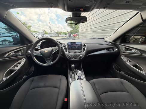 Used 2020 Chevrolet Malibu LT FWD image 16