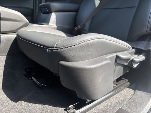 New 2026 Chevrolet Colorado W/T image 15