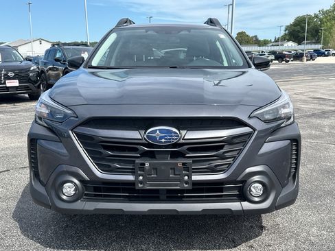 Used 2023 Subaru Outback Premium AWD/4WD image 3