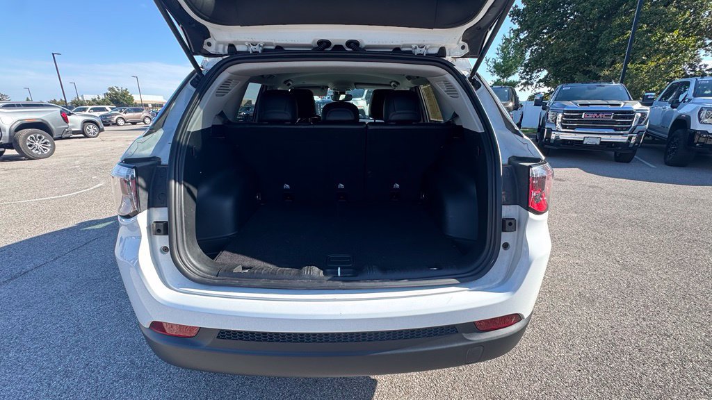 Used 2022 Jeep Compass Latitude AWD/4WD image 4