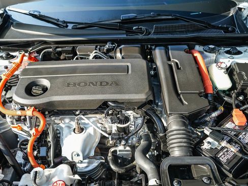 Used 2025 Honda Civic Sport image 25