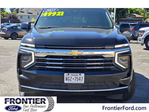 Used 2025 Chevrolet Tahoe LT RWD image 3