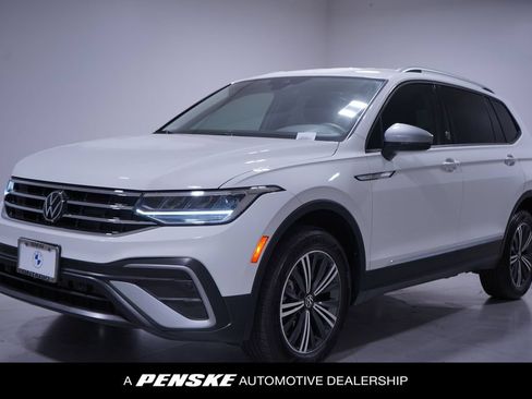 Used 2024 Volkswagen Tiguan Wolfsburg Edition AWD/4WD image 1