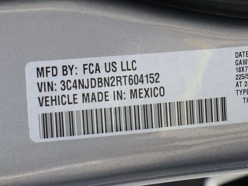 Used 2024 Jeep Compass Latitude image 33