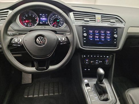 Used 2021 Volkswagen Tiguan SE FWD image 22