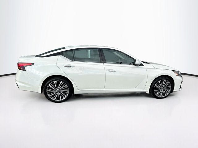 Used 2023 Nissan Altima 2.5 SL AWD/4WD image 4