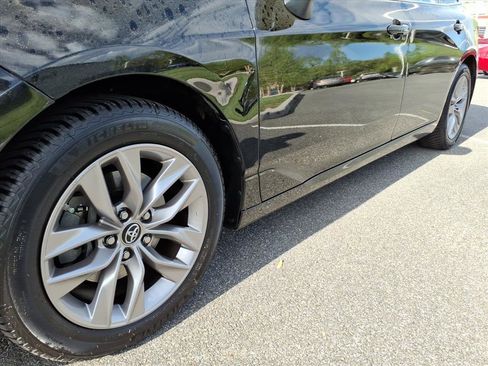 Used 2019 Toyota Avalon XLE w/ Moonroof Package FWD image 9