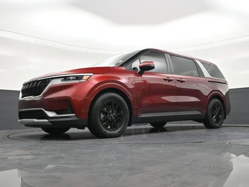 Used 2023 Kia Carnival LX w/ Paint Protection Package FWD image 24