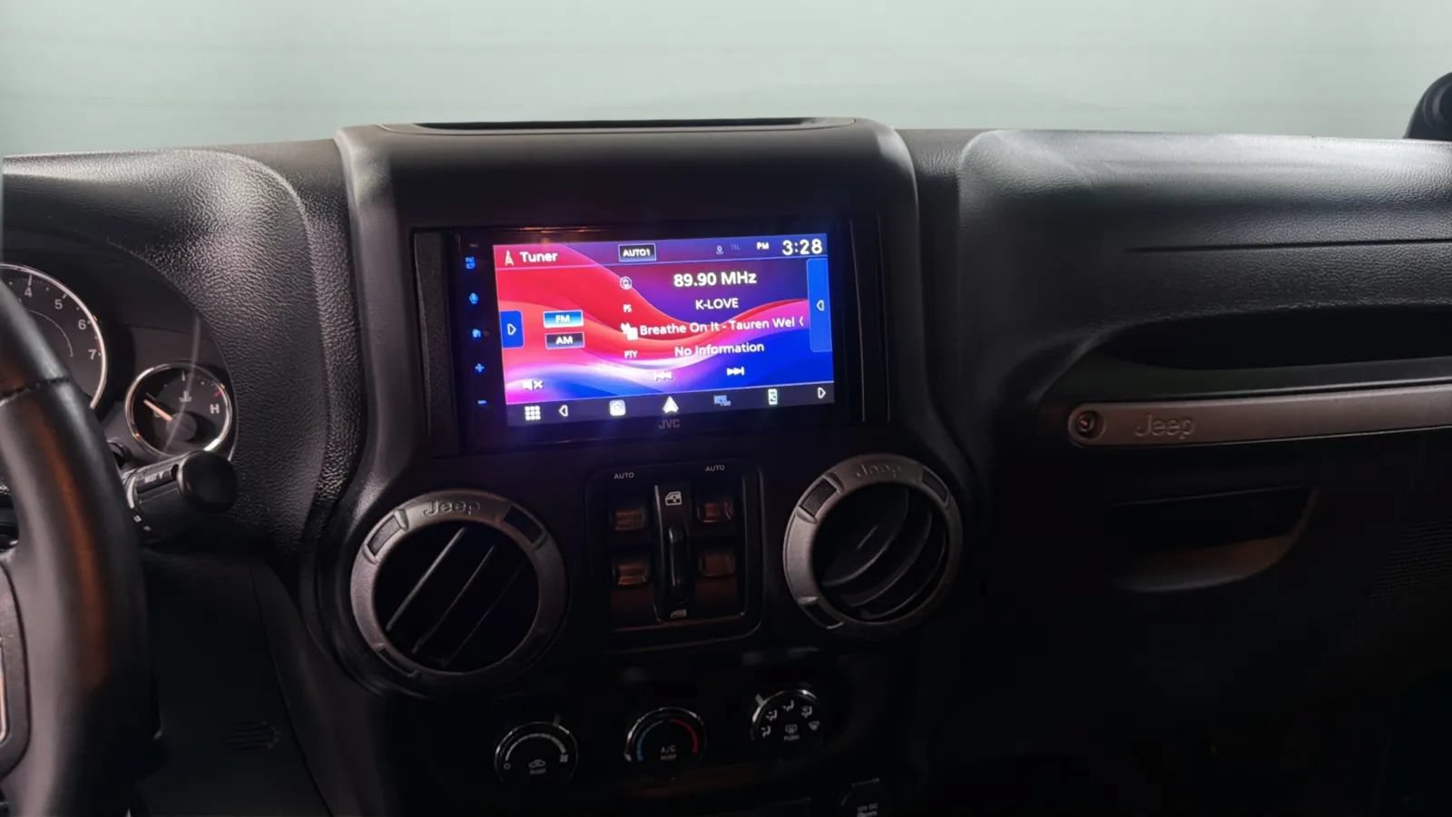 Used 2012 Jeep Wrangler Unlimited Sport AWD/4WD image 14
