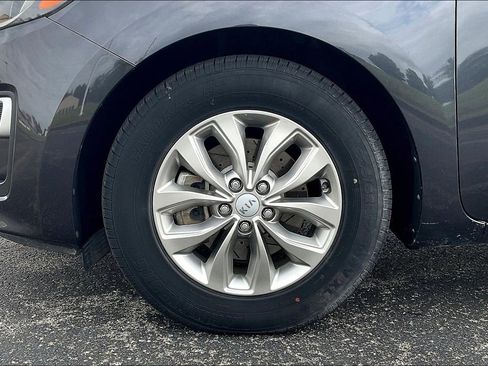 Used 2019 Kia Sedona LX FWD image 18