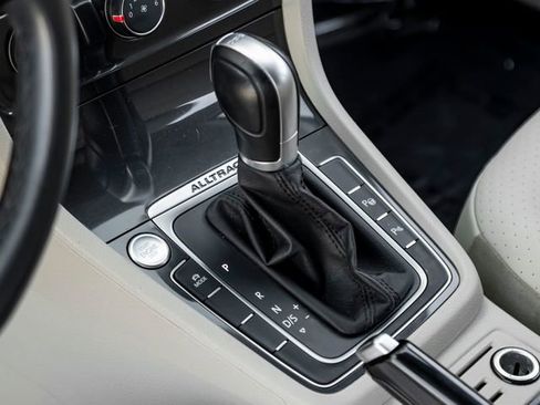 Used 2019 Volkswagen Golf Alltrack SE image 20