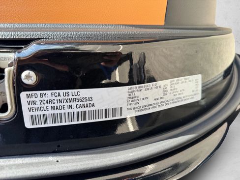 Used 2021 Chrysler Pacifica Pinnacle FWD image 13