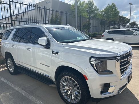 Used 2023 GMC Yukon SLT w/ SLT Premium Package image 14