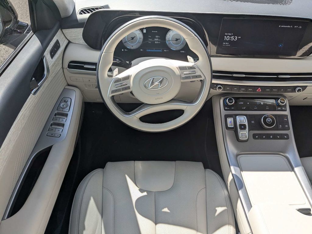 Used 2025 Hyundai Palisade Calligraphy FWD image 24