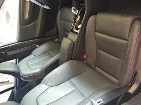 Used 2025 Volvo XC40 B5 Plus image 14